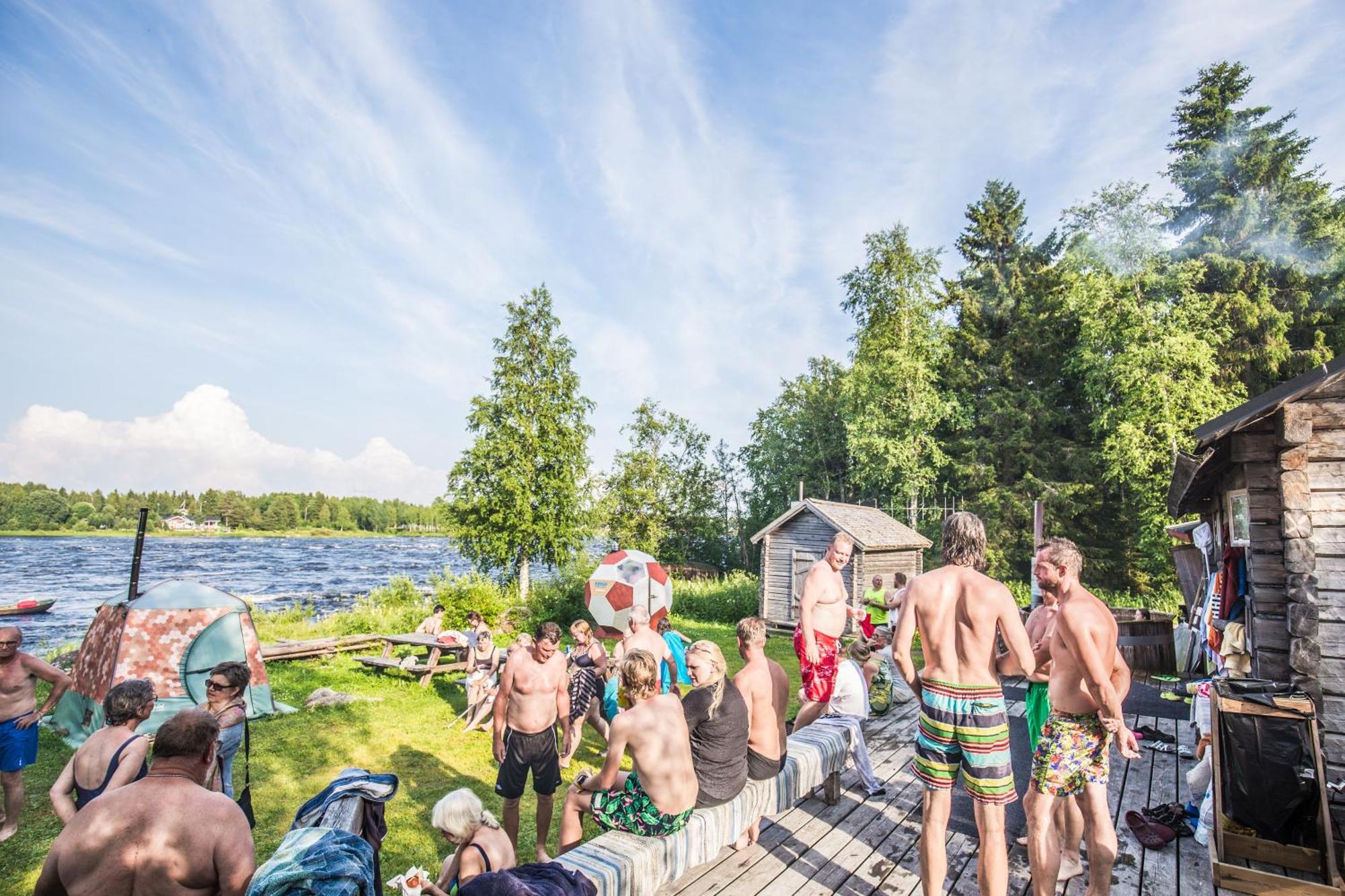 Kukkolaforsen Turist & Konferens Hotel Buitenkant foto