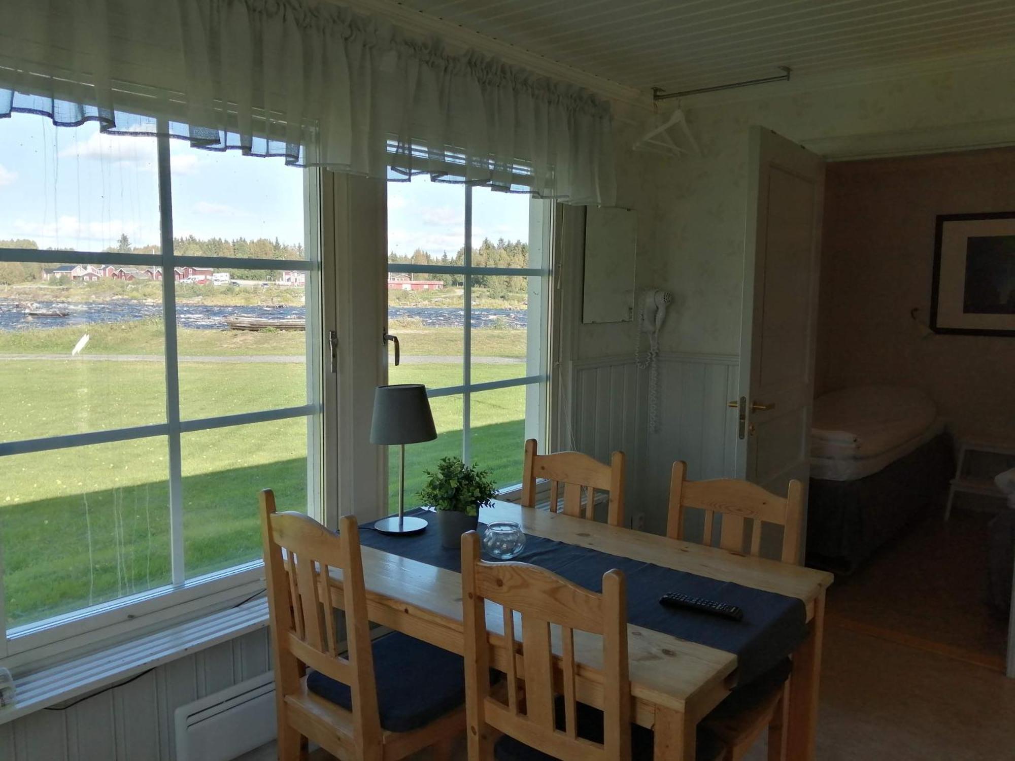 Kukkolaforsen Turist & Konferens Hotel Buitenkant foto
