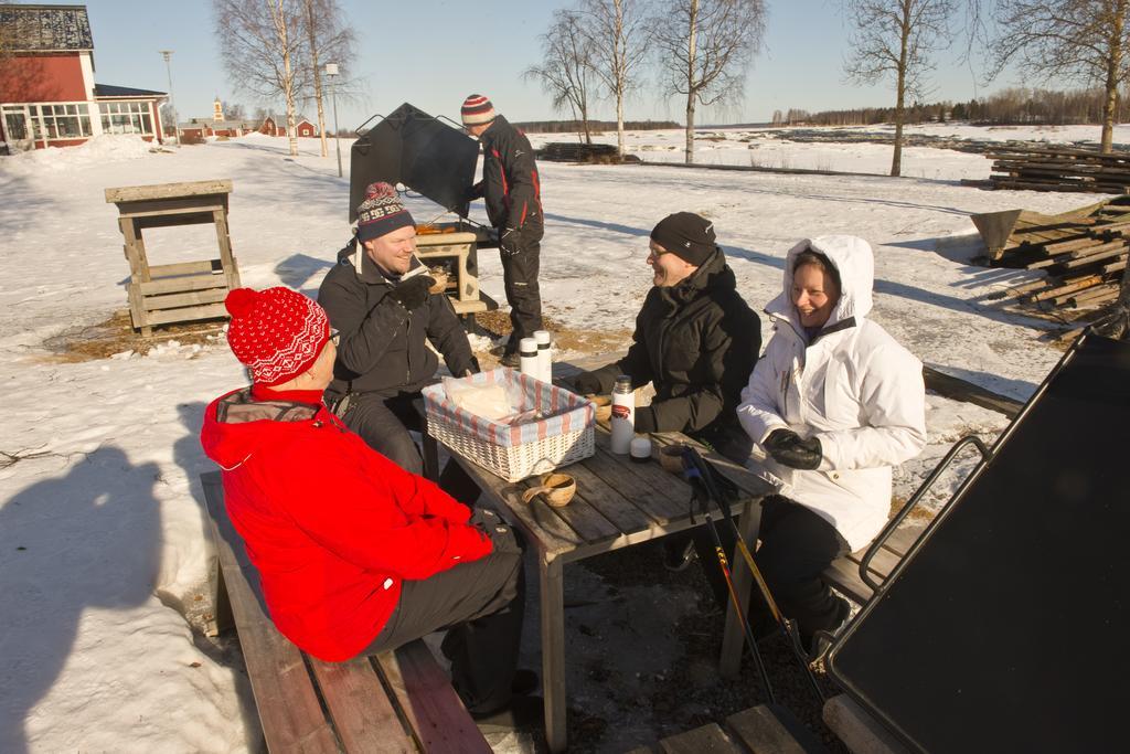 Kukkolaforsen Turist & Konferens Hotel Buitenkant foto